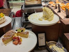 -广州万富希尔顿酒店·感趣自助餐厅·金秋蟹宴生蚝海鲜刺身