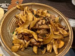 野菌炒牛肉-滇越乘象云南餐厅(豆各庄店)