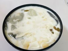 -志龙皇冠吃货椰子铺