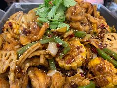 招牌悦蓉牛蛙干锅-精悦蓉(松江万达广场店)