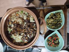 牛肝菌铜锅焖饭-桥边小楼·手工云南菜·古城观景小楼