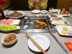 -海底捞火锅(曹安公路店)