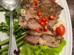 -Chom Cafe and Restaurant