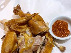 -头上红煨盐鸡·非遗院子餐厅