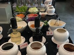 -鼎极鸳鸯锅。铁板烧-新营店