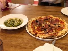 -城市大道红炉披萨烘焙坊