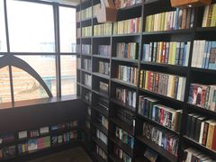 -钟书阁(松江泰晤士小镇店)