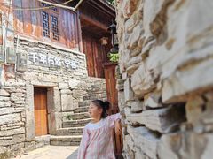 -高荡千年布依古寨旅游景区