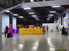 -嘿哟动霸CHUA·新潮玩运动娱乐中心·蹦床滑冰团建乐园