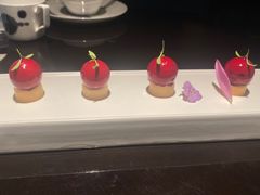 -江上荟·创意中国菜(绿地缤纷城店)