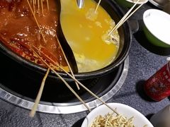 -两三事小郡肝串串香火锅(桂庙店)