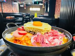 泡菜五花肉锅-炙韩料理·部队锅专门店