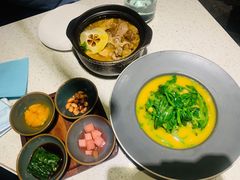 豌豆黄浸豌豆尖-半山腰·云南菜(侨福芳草地店)