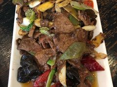 宫保鸡丁-夫妻肺片·中华老字号·正宗川菜(春熙路店)