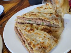 -溢心园香河肉饼总店