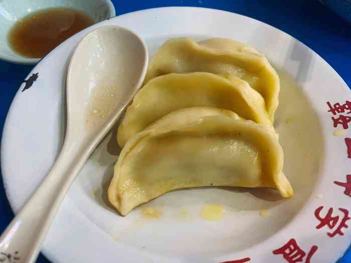 阿年锅贴(隆昌路店)-"本来在周家牌路(很小一条马路)绝对不会红.