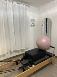 -闺蜜瑜伽·普拉提女性塑形馆