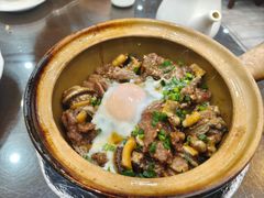 黄鳝白鳝拼牛肉窝蛋-红星光发煲仔饭(文海店)