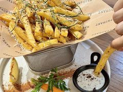 -Mark&Mars Restaurant