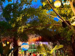 -茅草房·河畔园林火锅