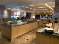 自助取餐区-北京王府井希尔顿酒店·万斯阁西餐厅