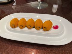 猫山王榴莲酥-东富酒家(龙湖西溪天街店)