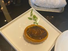 原只鲍鱼鸡粒酥-北京四季酒店·采逸轩
