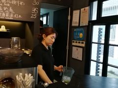 臭脸服务员-穆拉诺餐厅(上海玻璃博物馆店)