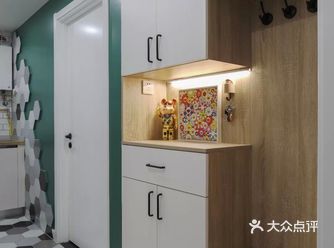 67平的北欧风小户型二居室，舍弃茶几用餐桌代替