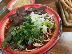 -楚东君•襄阳牛肉面牛杂煲(陆家嘴正大店)