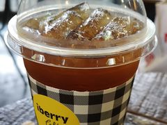 -莓园冰淇淋店