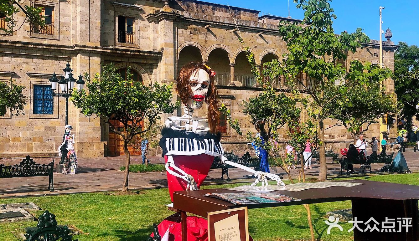 在墨西哥瓜达拉哈拉赶上一场印第安风俗的万圣节🎃