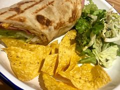 蜂蜜火腿三角豆泥拉法-HELLO 27 意面·沙拉·帕尼尼