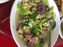 -亮河湾山庄