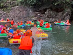 -安吉龙王山峡谷漂流