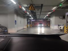 -BFC外滩金融中心停车场