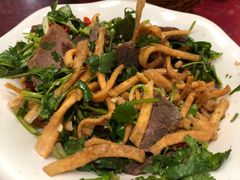 香菜拌牛肉-董厨煨汤馆(车站路店)