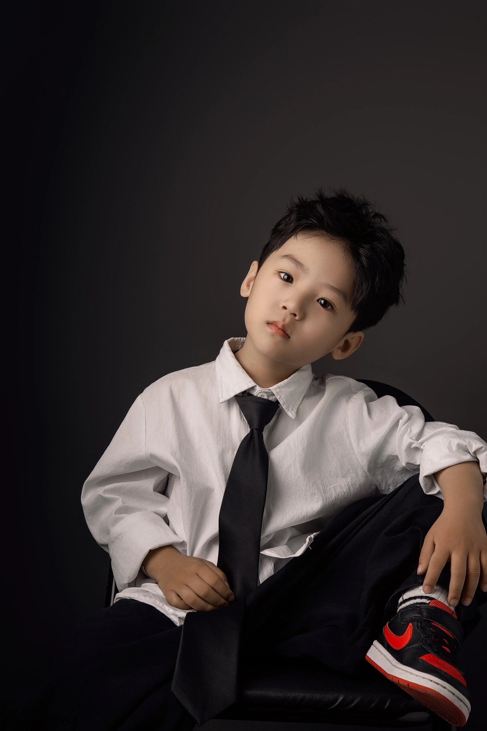 服务也很好,摄影师拍的都是大片#男童写真 #个人写真艺术照 #儿童写真