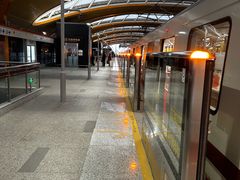 -康新公路(地铁站)