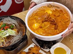 -火鸡爪东大门猎奇炒年糕