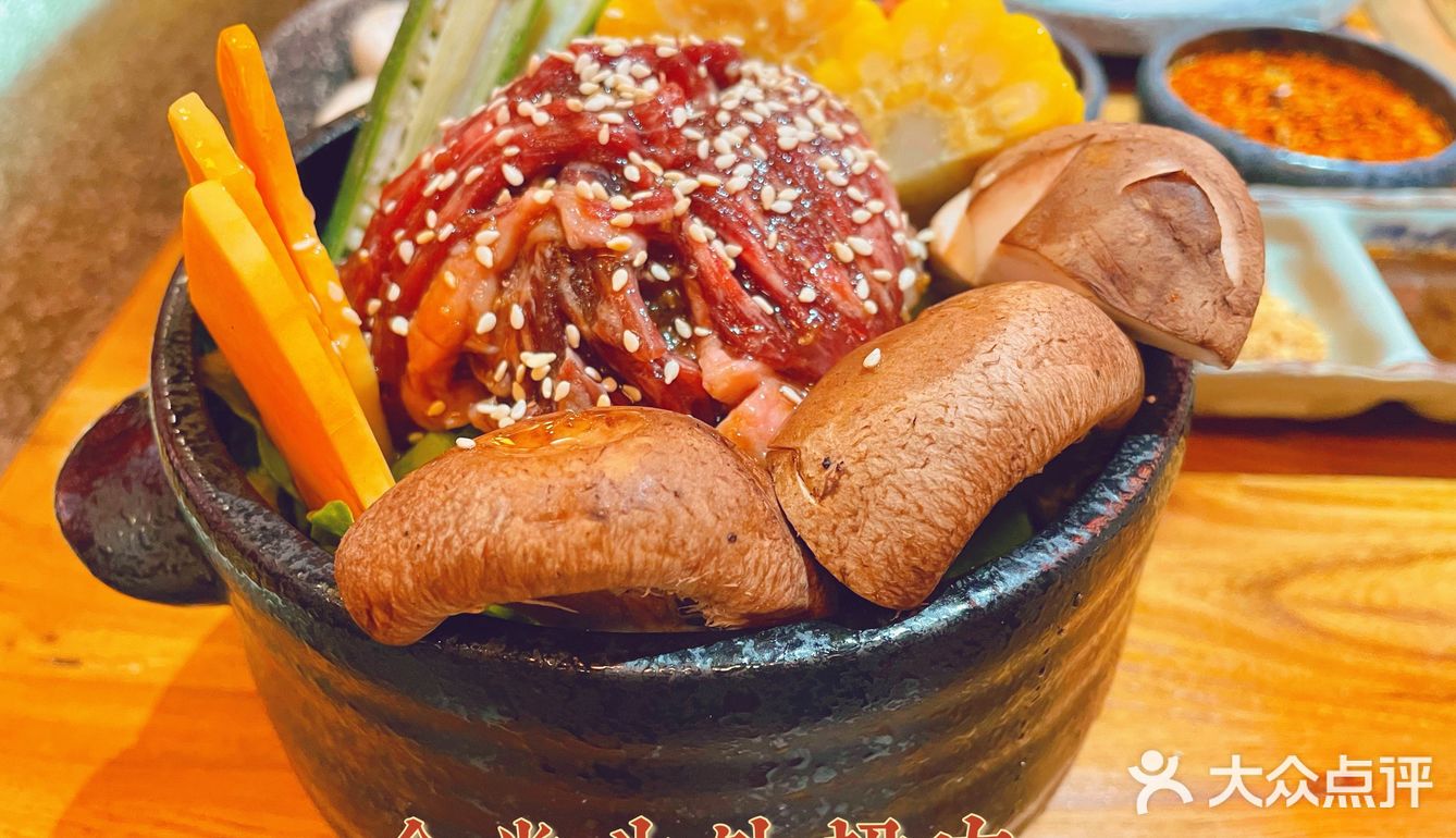 下雨天吃烤肉真的很巴适呦！