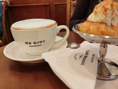 -Café Monson