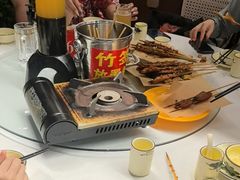 -刘姐啤酒鱼民族演艺餐厅(西街总店)