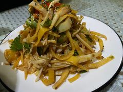 凉拌芭蕉花-蜗牛小馆醉乡民谣云南菜(惠新西里店)