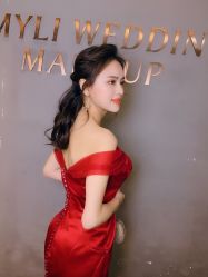 -艾米丽婚纱礼服