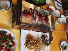 -东方之猪四更烤乳猪(金垦总店)