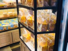 面包甜点陈列柜-可颂坊(中心书城店)