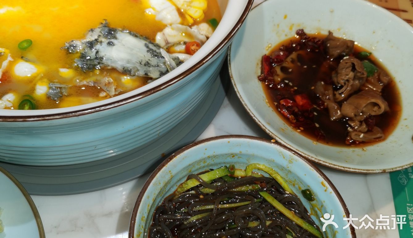 青花椒砂锅鱼，越辣越上瘾