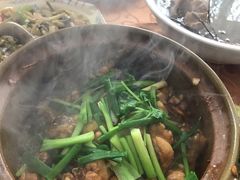 沙锅鸡-幽优农庄·森波拉特色本地农家菜