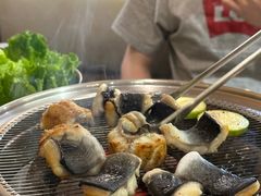 -围炉肉舍•炭烤活鳗•丹东海鲜烤肉(步行街店)